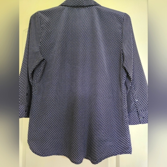 Liz Claiborne 3/4 Sleeve Blouse Size Medium, Non Wrinkle. - Picture 2 of 5